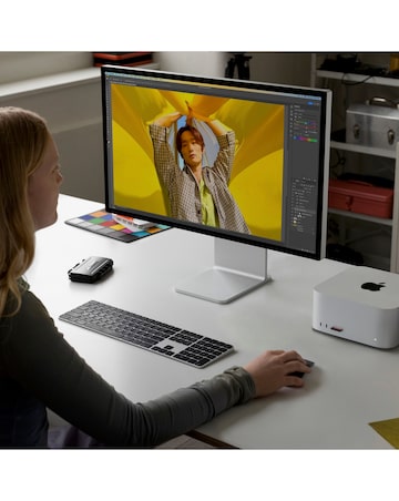 Apple Mac Studio (M2 Max, 2023) 12-core CPU, 30-core GPU, 512GB SSD