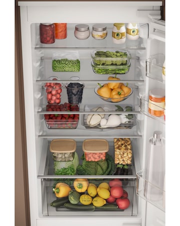 Hotpoint HTC18D011A1 Integrated 70/30 Fridge Freezer White + Install