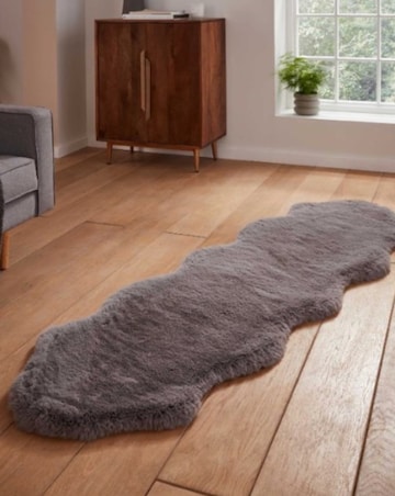 Think Rugs Supersoft Faux Fur Sheepskin Rug