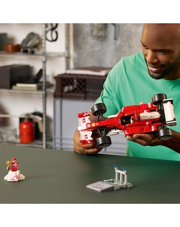 LEGO Icons Ferrari F2004 & Michael Schumacher