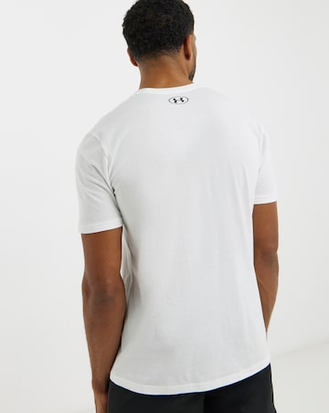 Under Armour Camo Chest Stripe T-Shirt