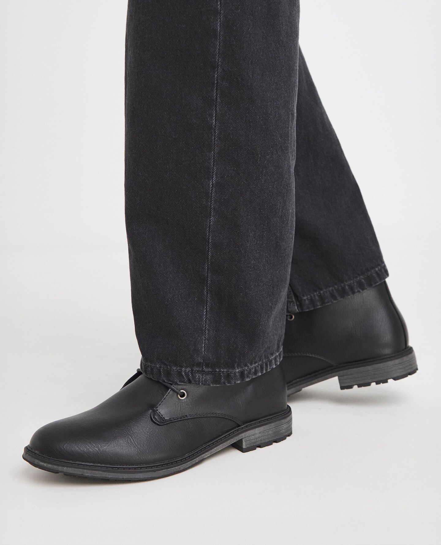 Penn Lace Up Boot Wide Fit pictured