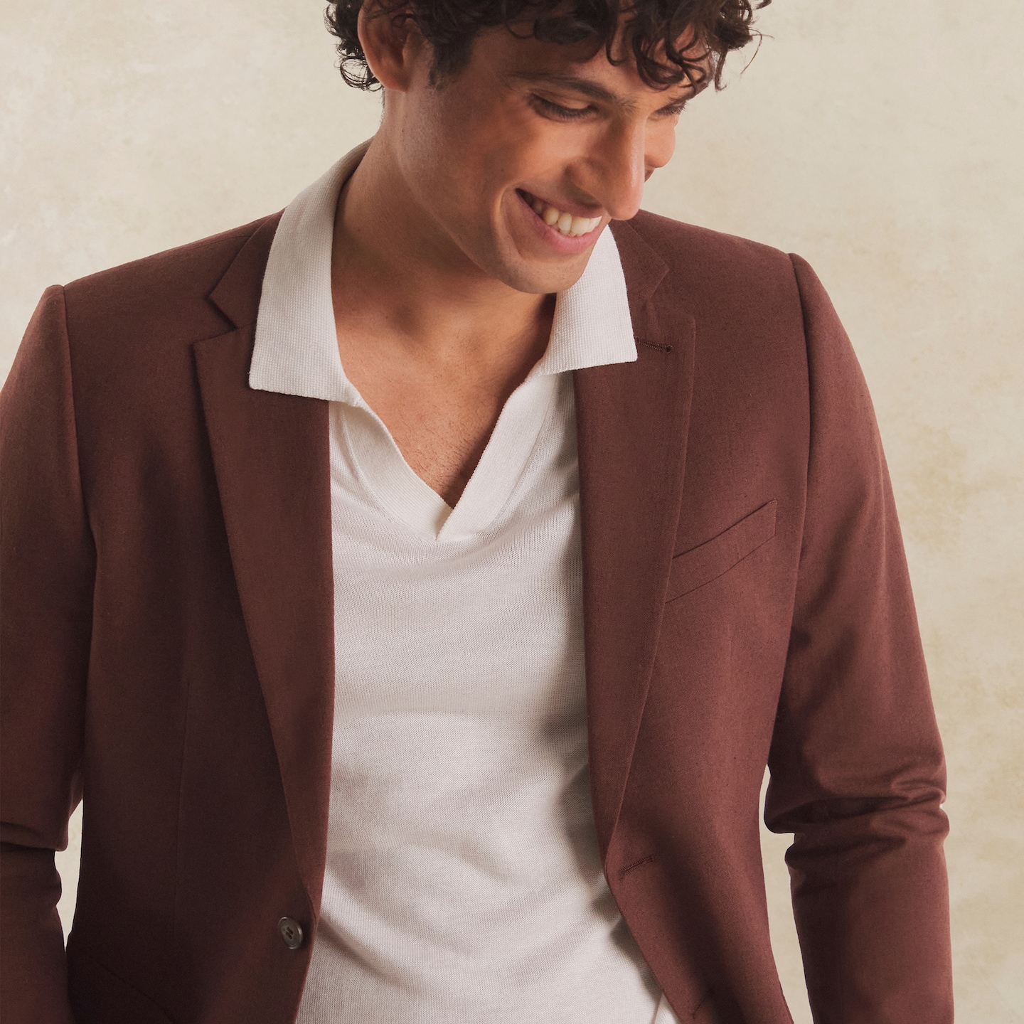 Model wears Linen Blend Tailored Blazer in Chocolate