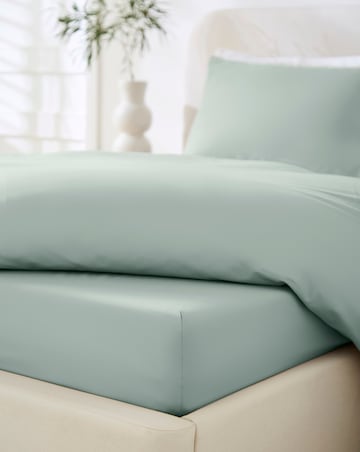 Non Iron Plain Dye 30cm Fitted Sheet