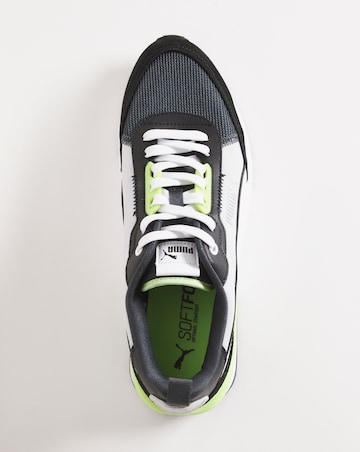 PUMA R22 Trainers