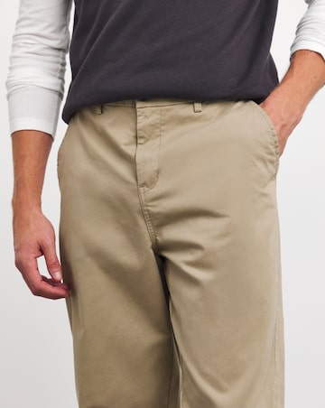 Loose Fit Chino