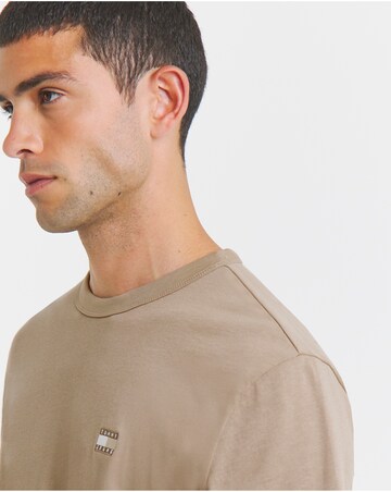 Tommy Jeans Short Sleeve Tonal Badge T-Shirt - Taupe