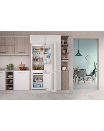 Indesit INC18D011B1 Integrated 70/30 Fridge Freezer - White