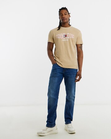 Tommy Jeans Short Sleeve Regular Waving Flag T-Shirt - Gold