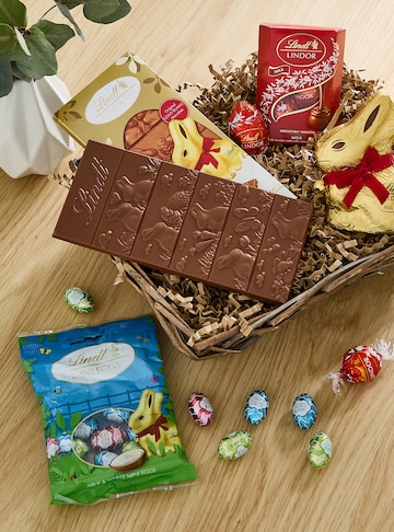 Lindt Gold Bunny Chocolate Hamper 365g