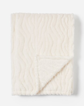Textured Wavy Fleece Throw - Ivory