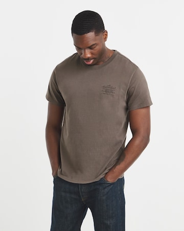 Levi's Short Sleeve Chest Graphic T-Shirt - Brown