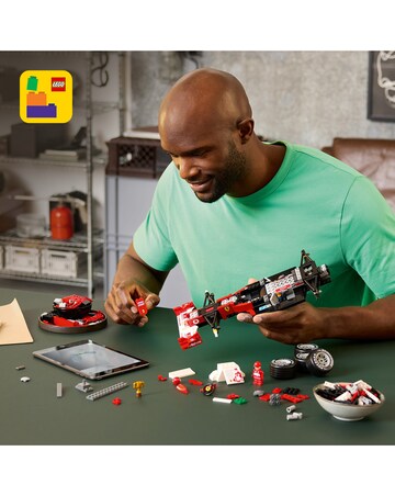 LEGO Icons Ferrari F2004 & Michael Schumacher