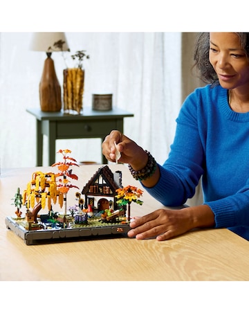 LEGO Icons Autumn Cottage Garden 11372