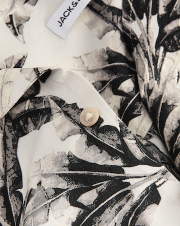 Jack & Jones Jeff Printed Resort Shirt -Cream/Black