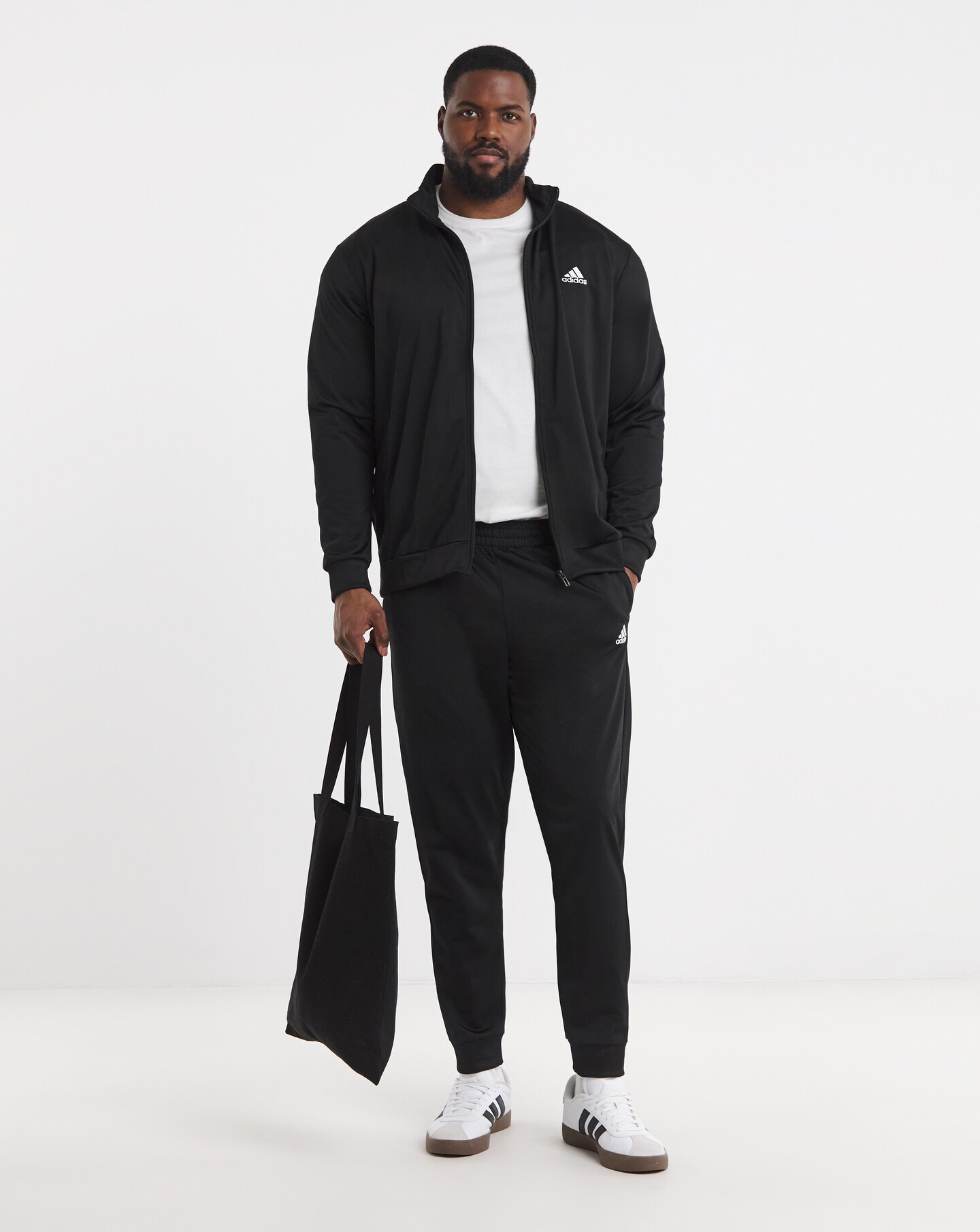 2xl adidas tracksuit