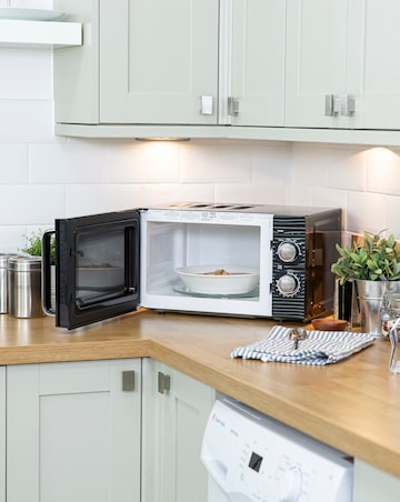 Russell Hobbs RHM1731B 17Litre Inspire Compact Manual Microwave - Black