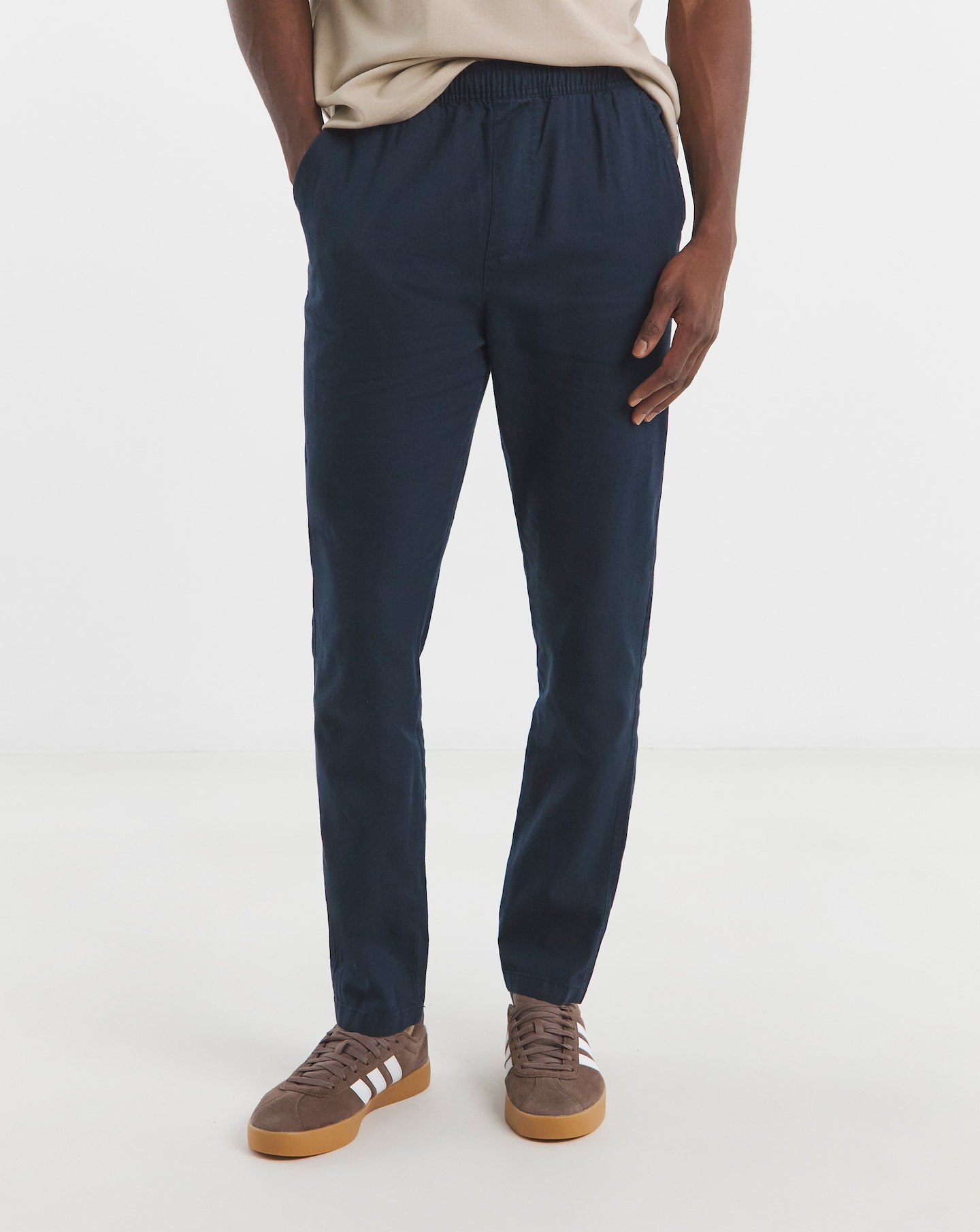 Linen Blend Tapered Elasticated Trouser