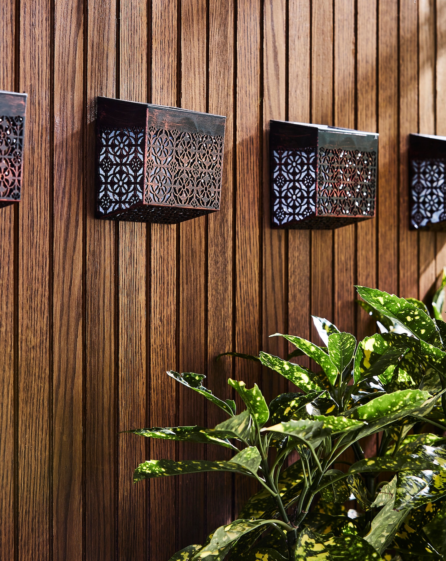 New In - Solar Damasque Fence Lights