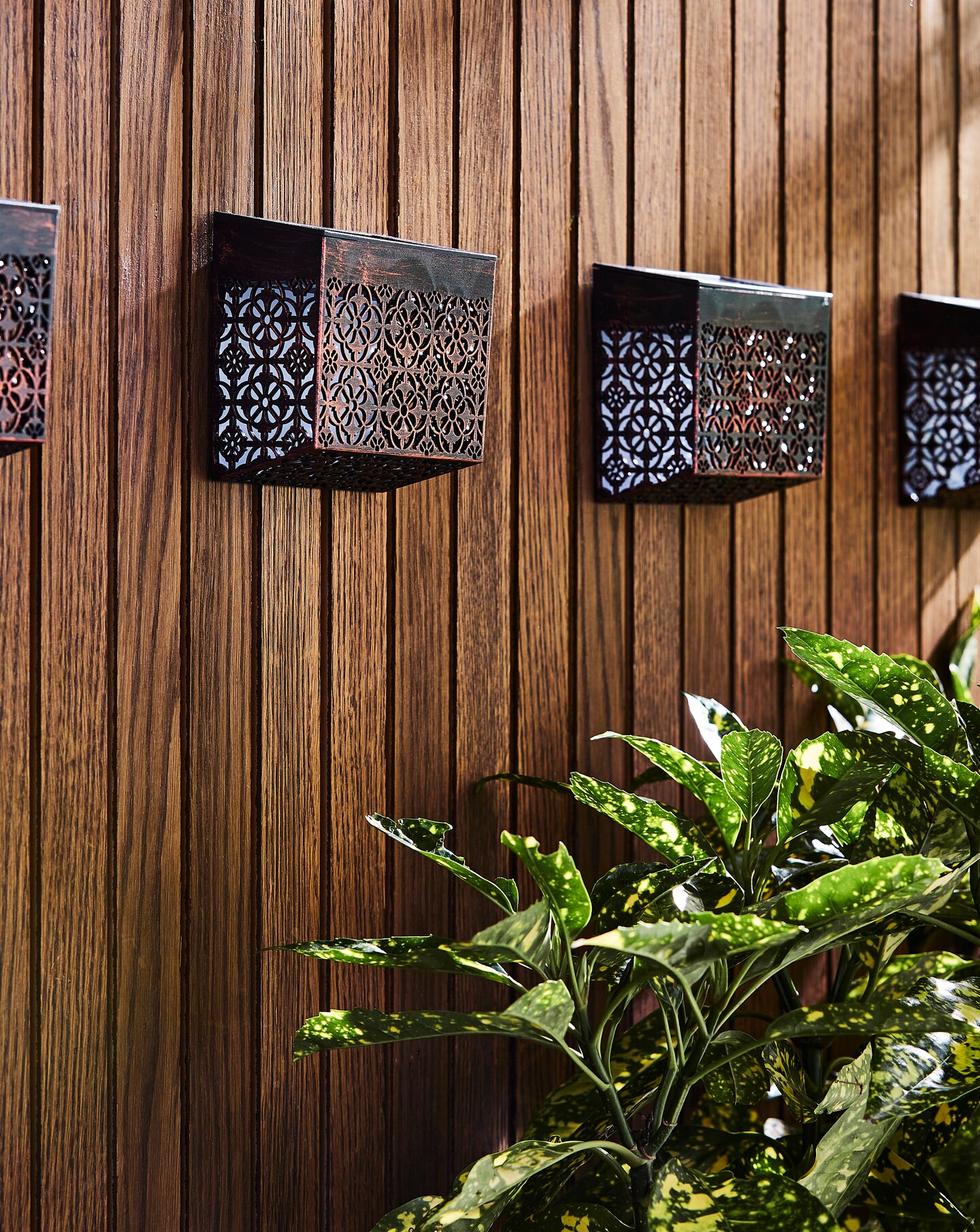 Solar Damasque Fence Lights - Set of 4