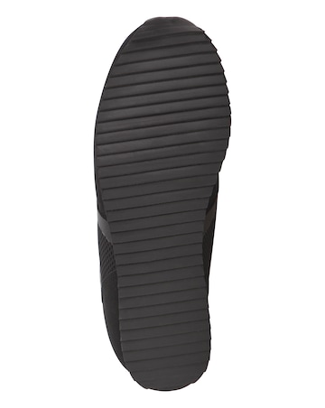 Mesh Trainer Wide Fit