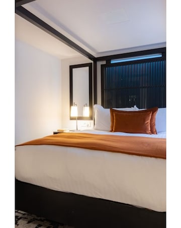 Sunday Night London Stay for Two at La Suite West Hyde Park E - Voucher