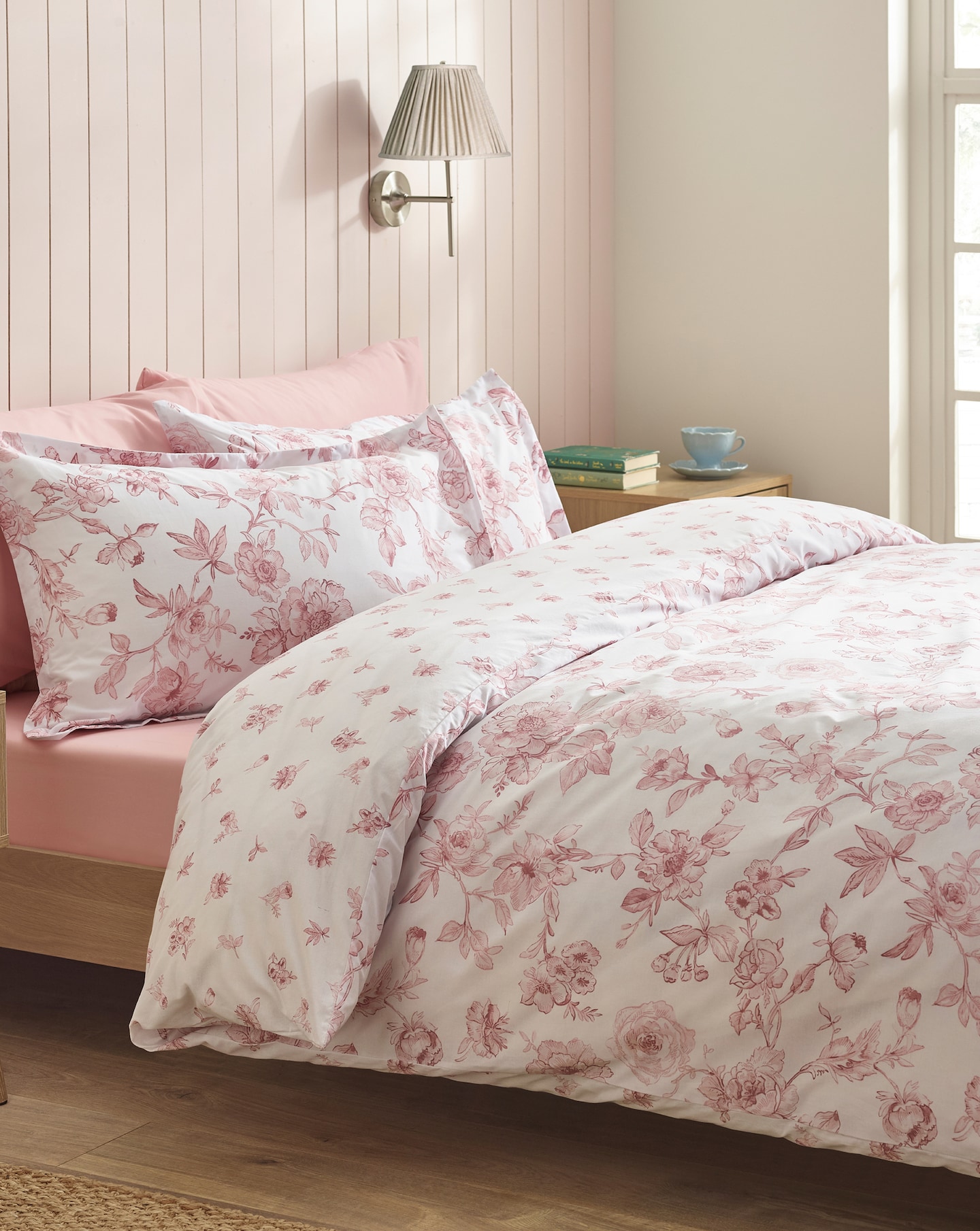 New In - Catherine Lansfield Mirabelle Duvet Set