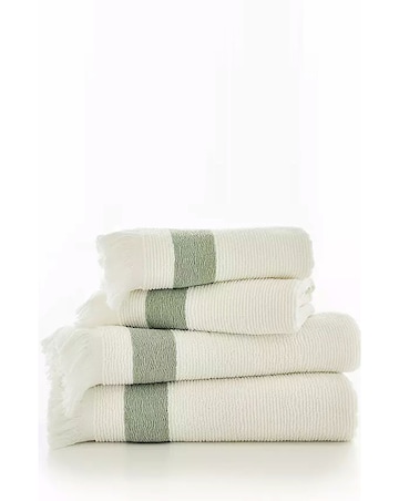 The Lyndon Company Oakwood Ridge Textured Fringed Towel