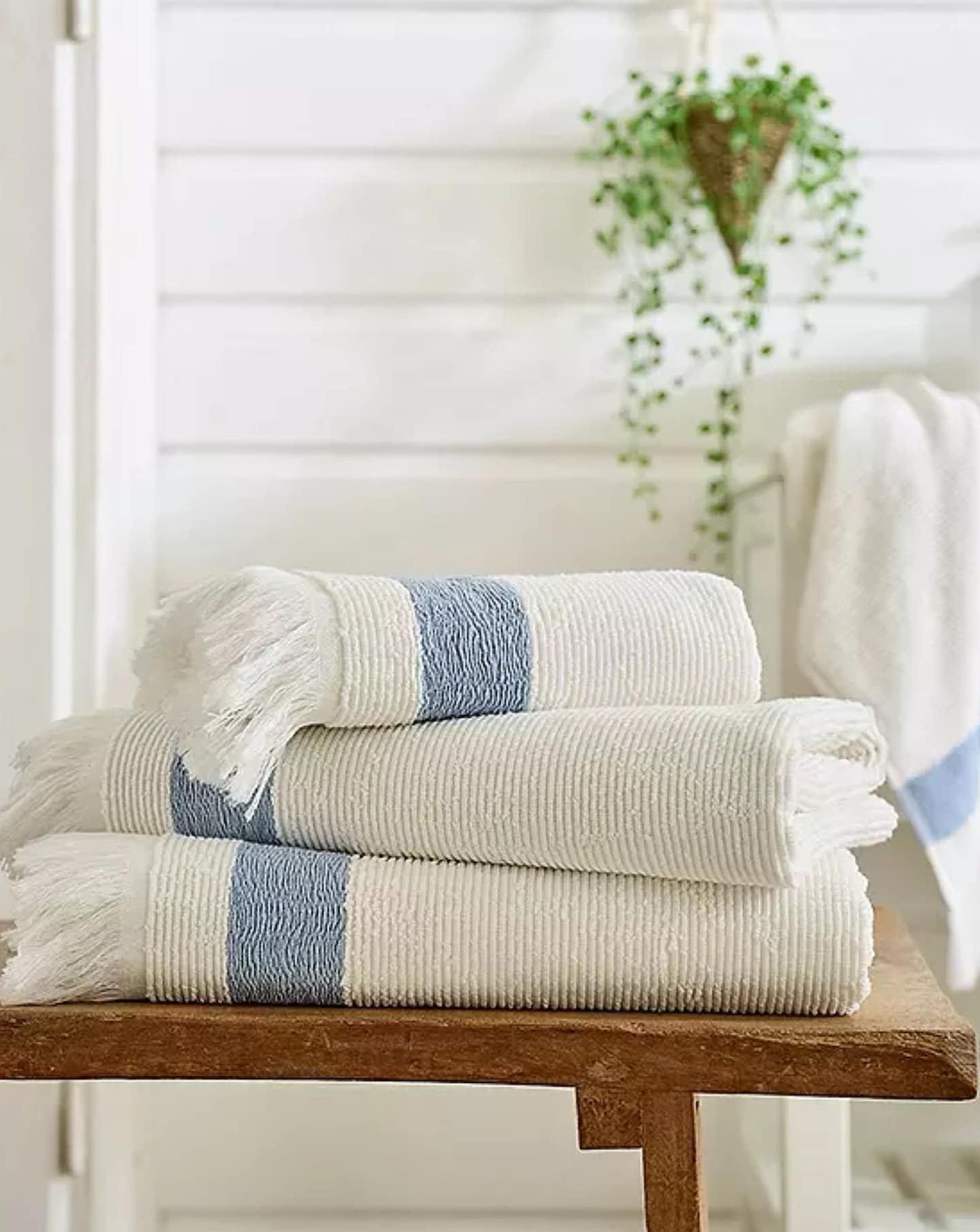 New In - Oakwood Ridge Textured Fringed Towel