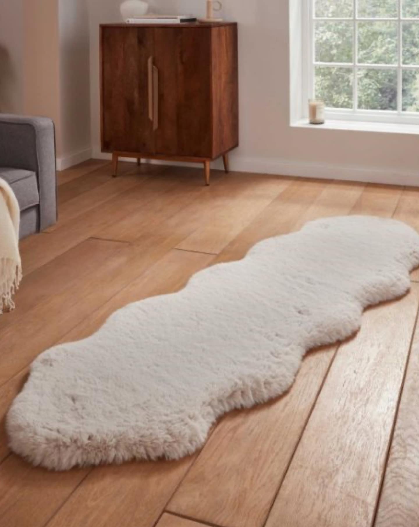 New In - Supersoft Faux Fur Sheepskin Rug