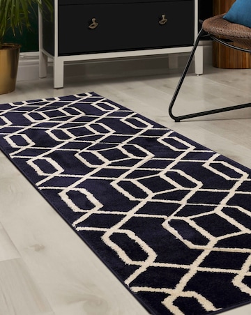 Newport Lattice Geometric Runner