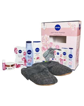 NIVEA Soft Rose Pamper Gift Set