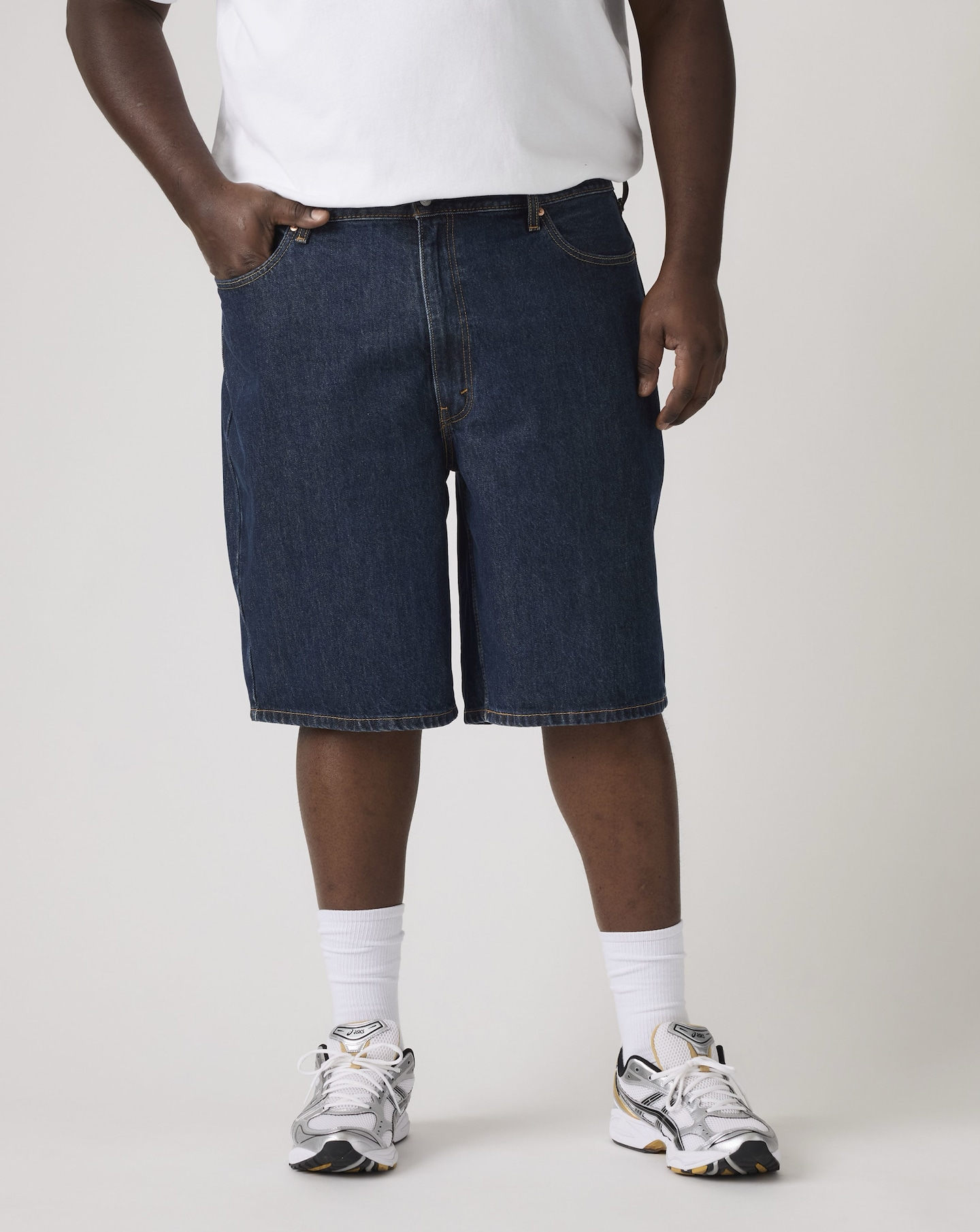 New In - Levi's 469 Loose Denim Shorts