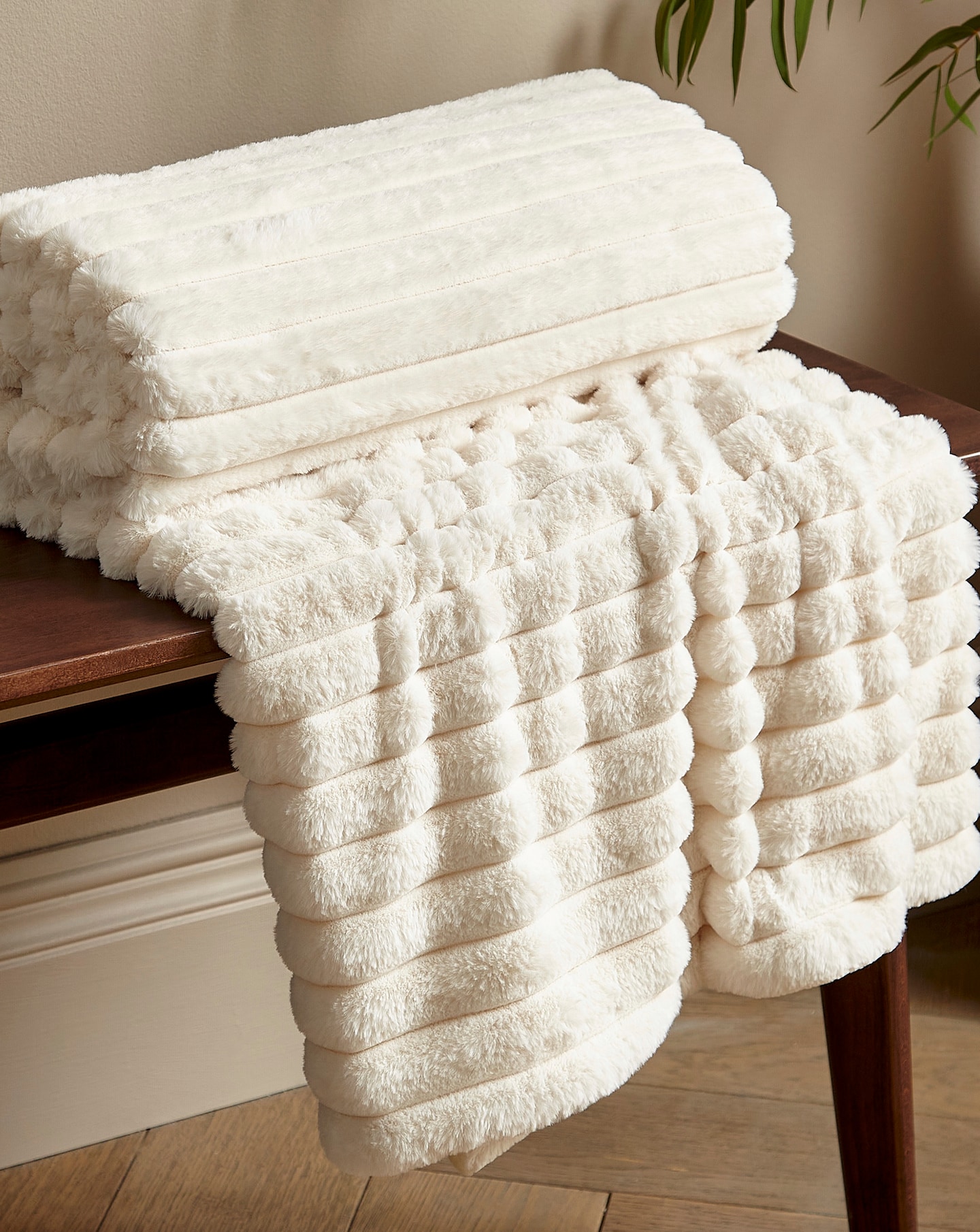 New In - Cosy Ribbed Throw