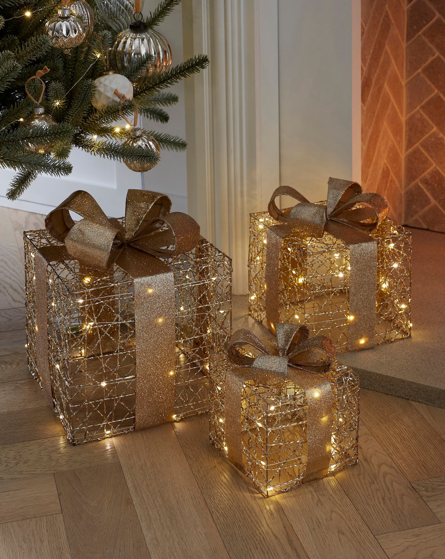 Set of 3 Gold Shimmer Light Up Presents