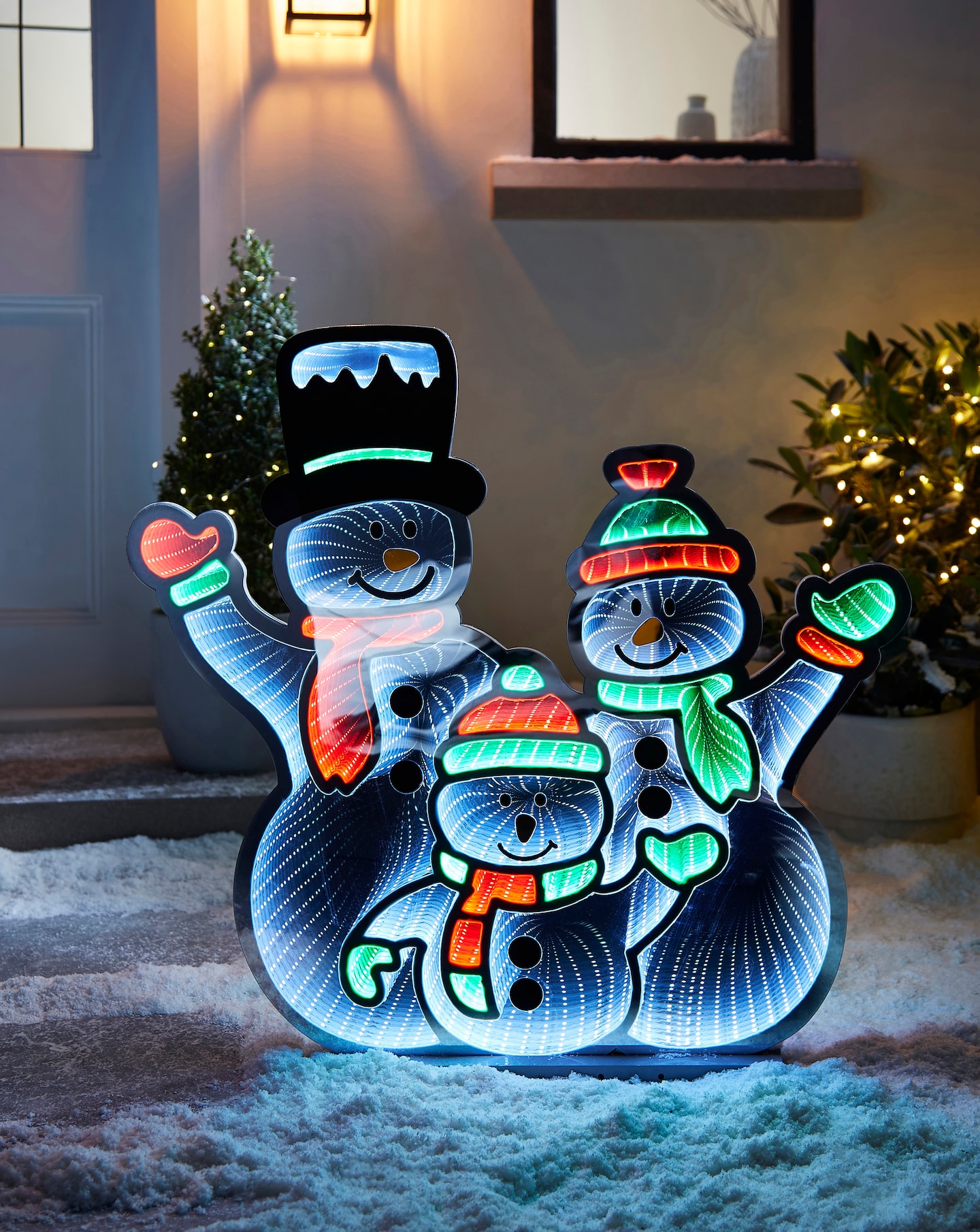 Infinity Light Snowman Family