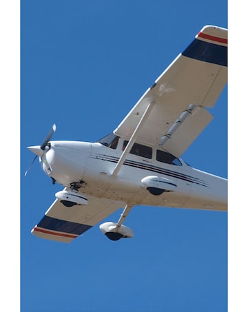 Introductory Flying Lesson E-Voucher - 22 Locations UK Wide