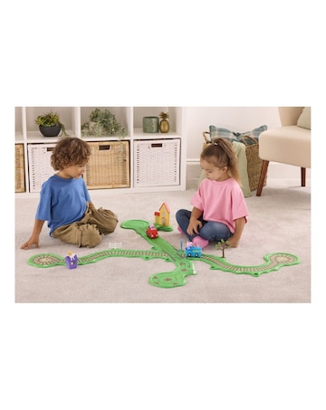 Peppa Pig Whizz Around Runabout Town Set