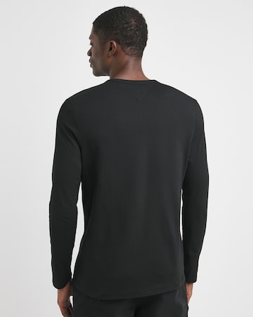 Tommy Hilfiger Long Sleeve Oversized Logo T-Shirt