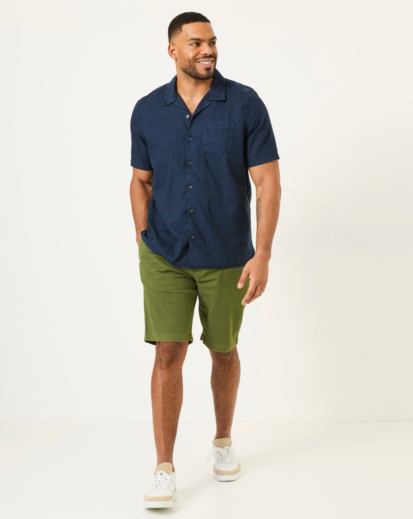 Fatface Stow Garment Dyed Shorts - Green