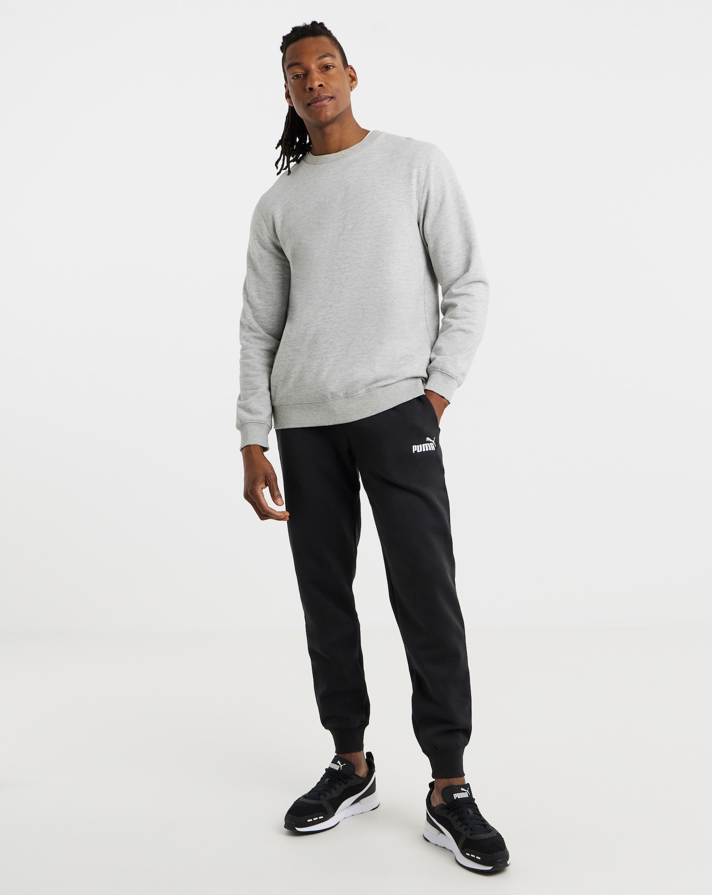 PUMA Essentials Fleece Logo Sweatpants