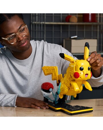 LEGO Pokemon Pikachu and Poke Ball 72152