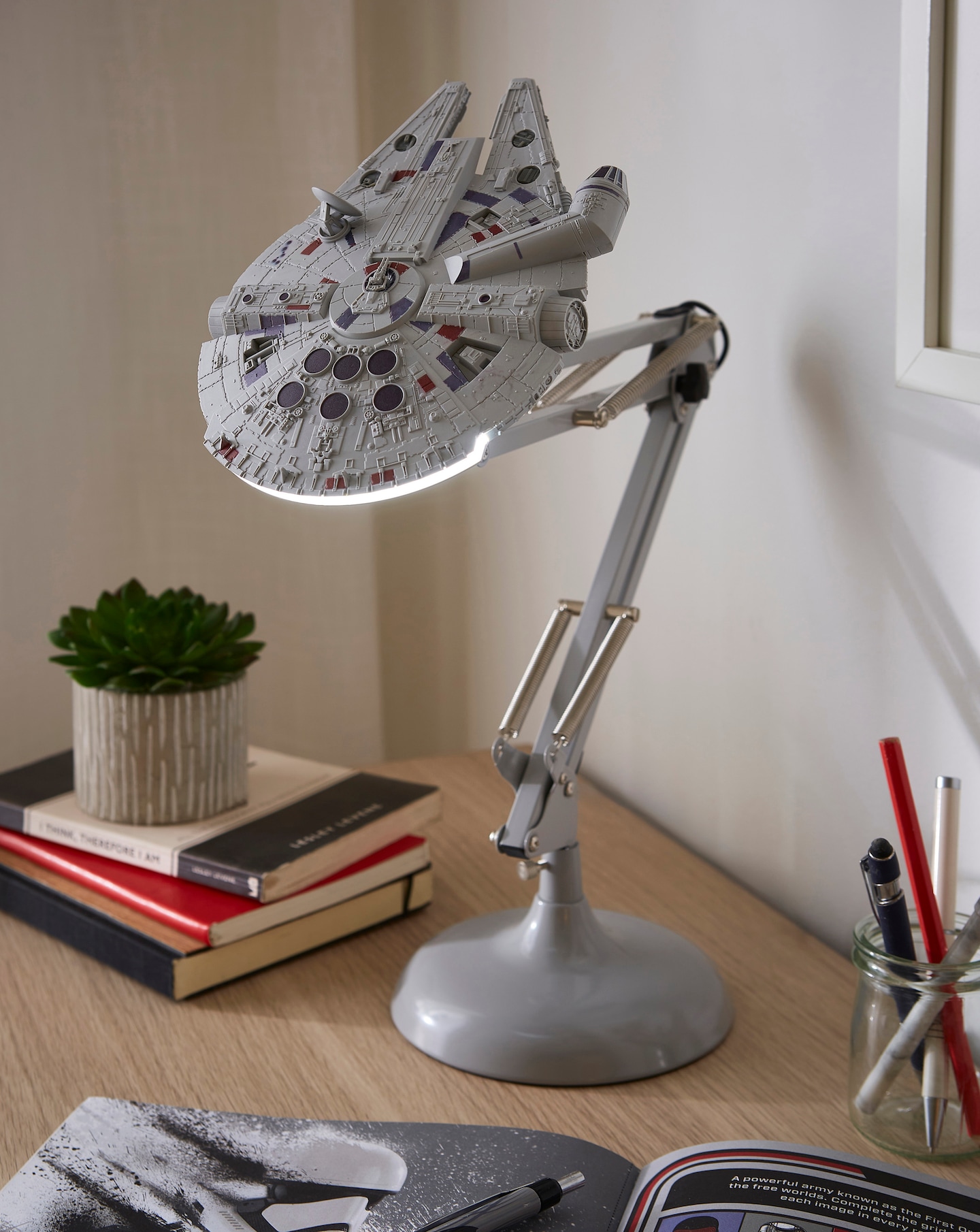 Star Wars Millennium Falcon Desk Light