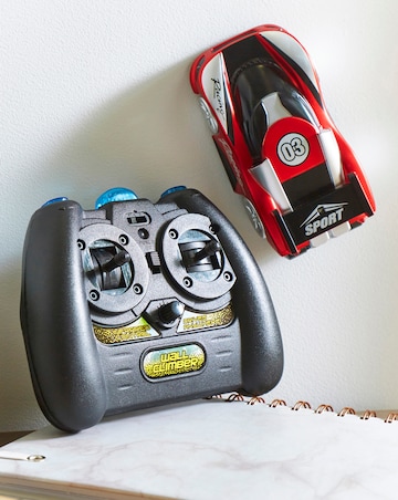 Wall Climbing Car