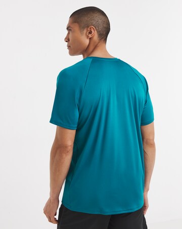 Nike Short Sleeve Essentials Hydroguard T-Shirt