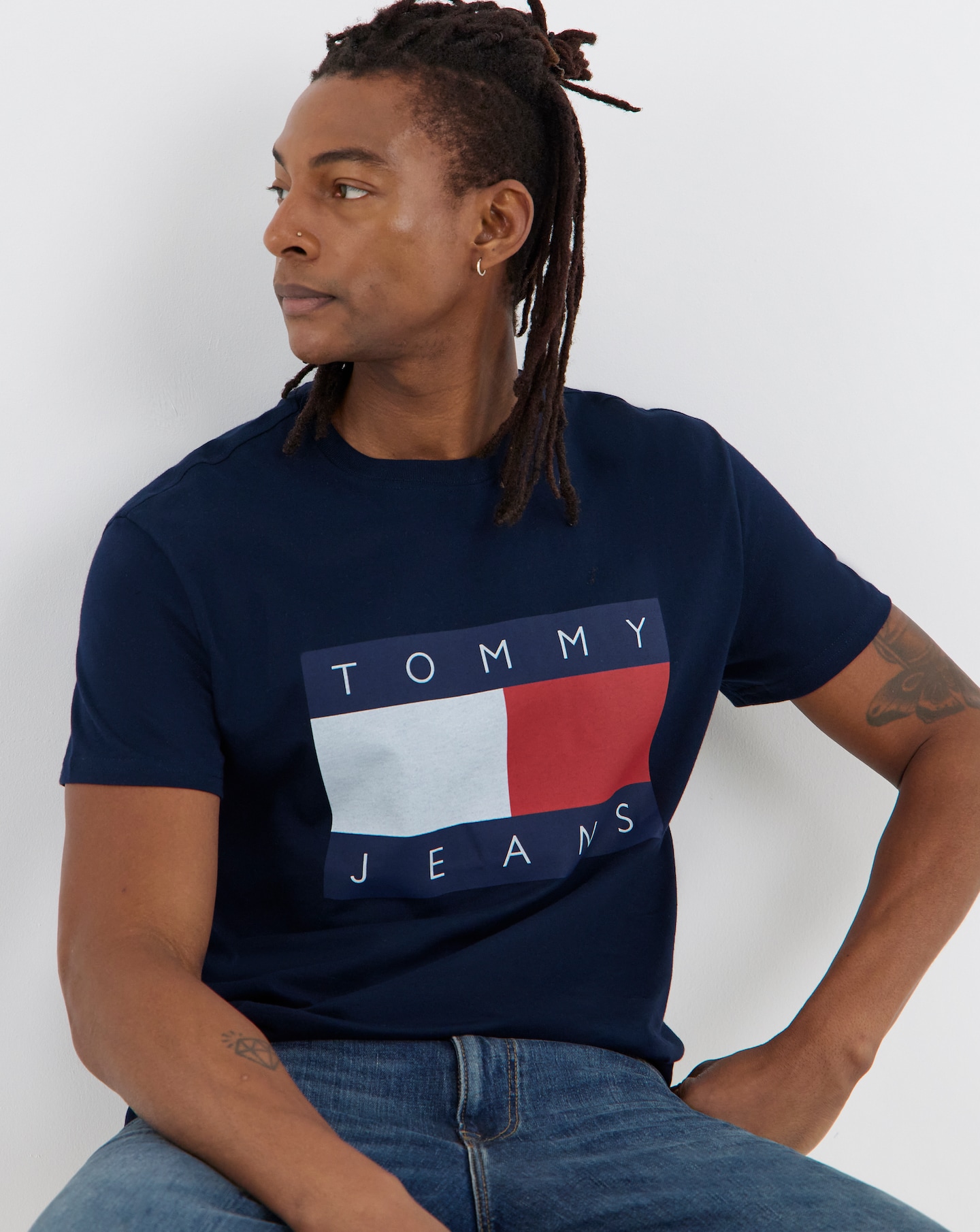 New In - Tommy Jeans Flag T-Shirt - Navy