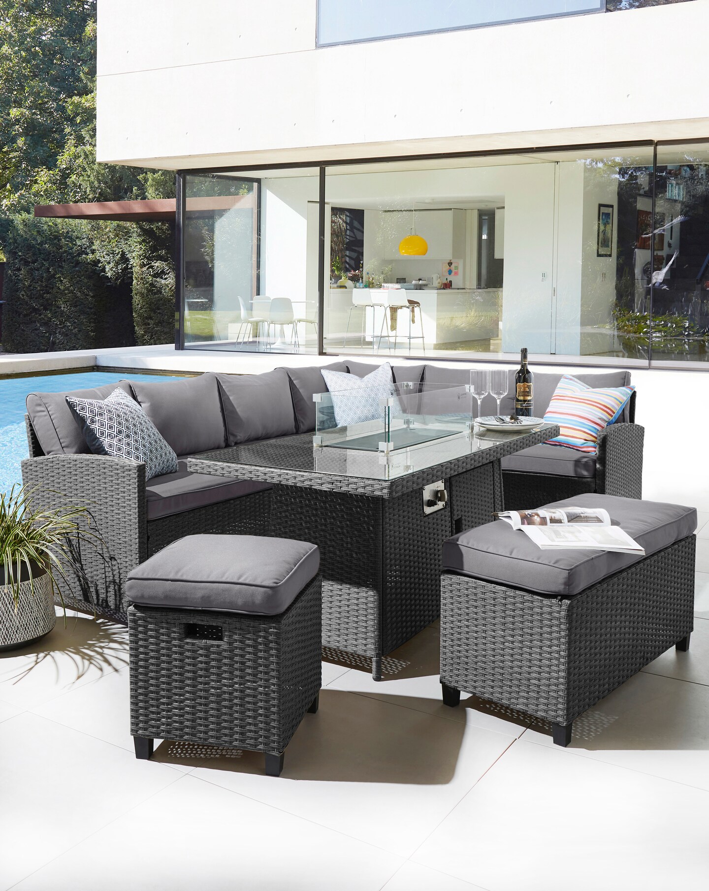 Valencia Dining Set With Firepit Table