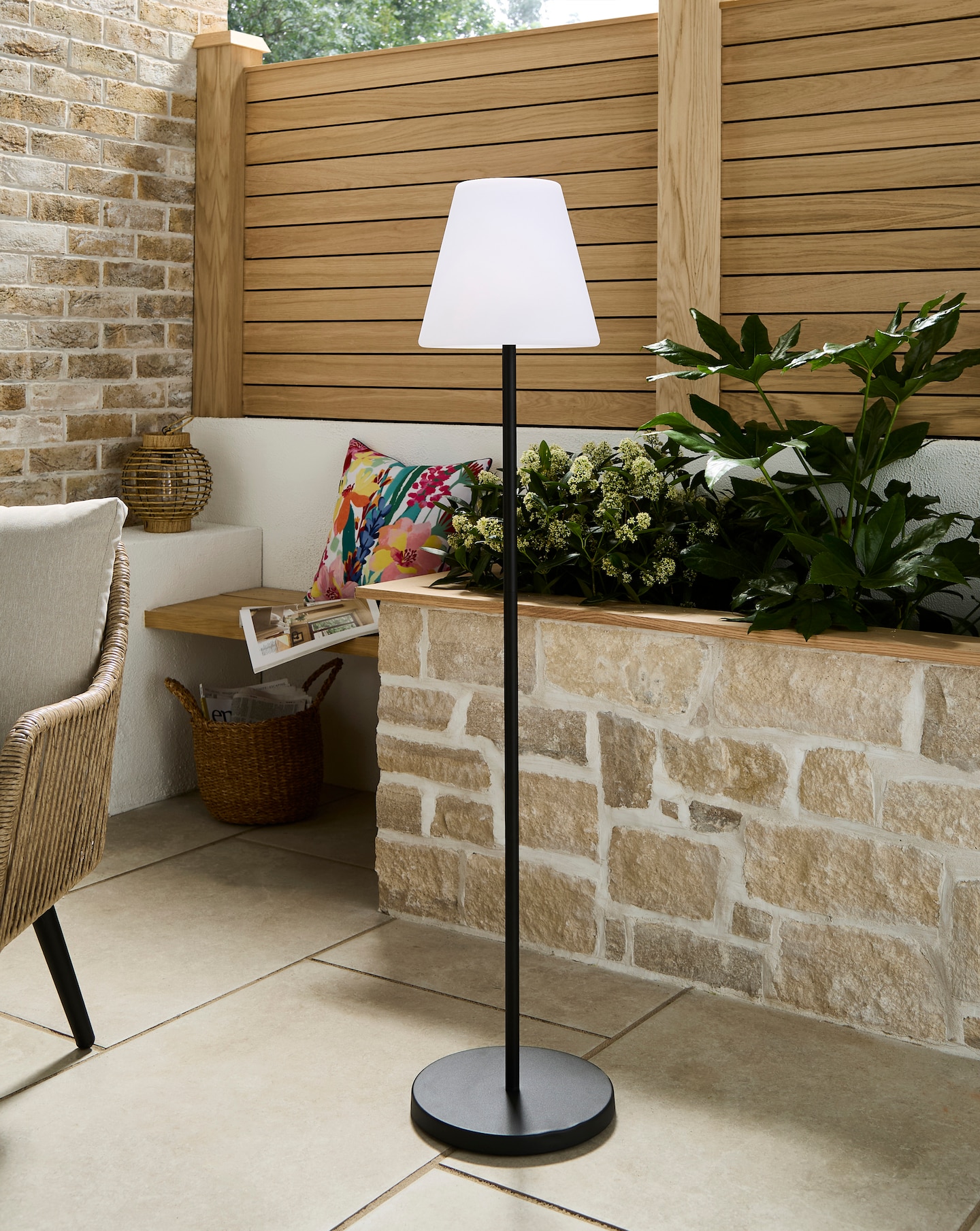 New In - 125cm Colour Changing Solar Lamp