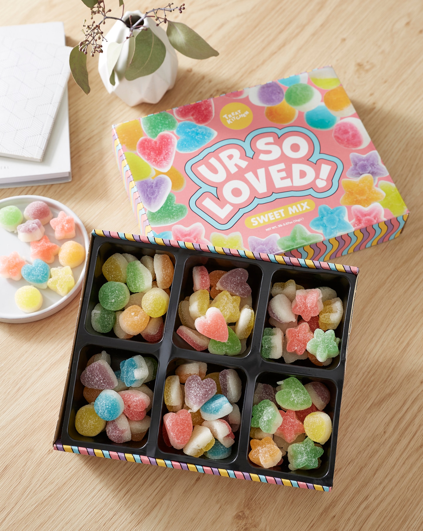 New In - Treat Kitchen Ur So Loved 1kg Sweet Box