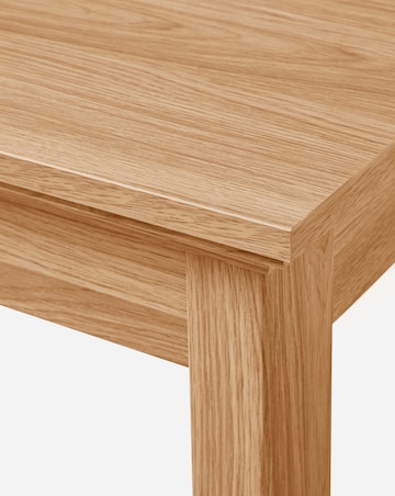 Ashford Dining Table with 4 Mae Chairs